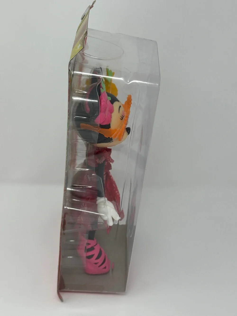 Disney Minnie Mouse posable doll Figure “Island Icon”